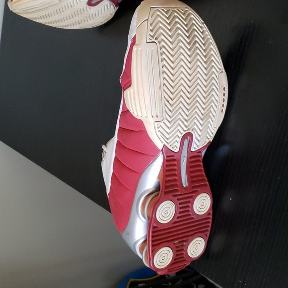 Nike Shox men's sz.7 Pre-owned red& white.  Leather. Good tread.0 - Picture 8 of 9